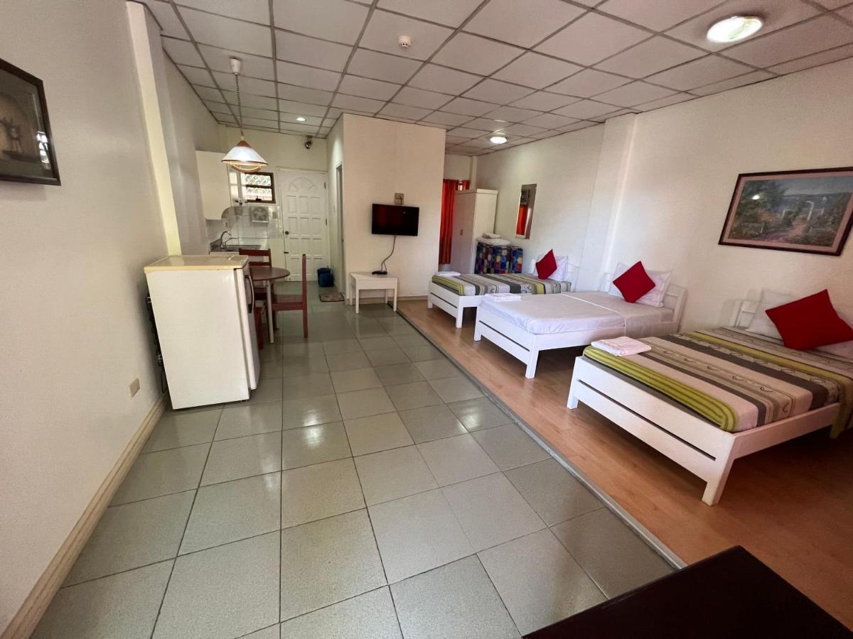 Golden Belle Apartelle And Suites Davao Exterior photo