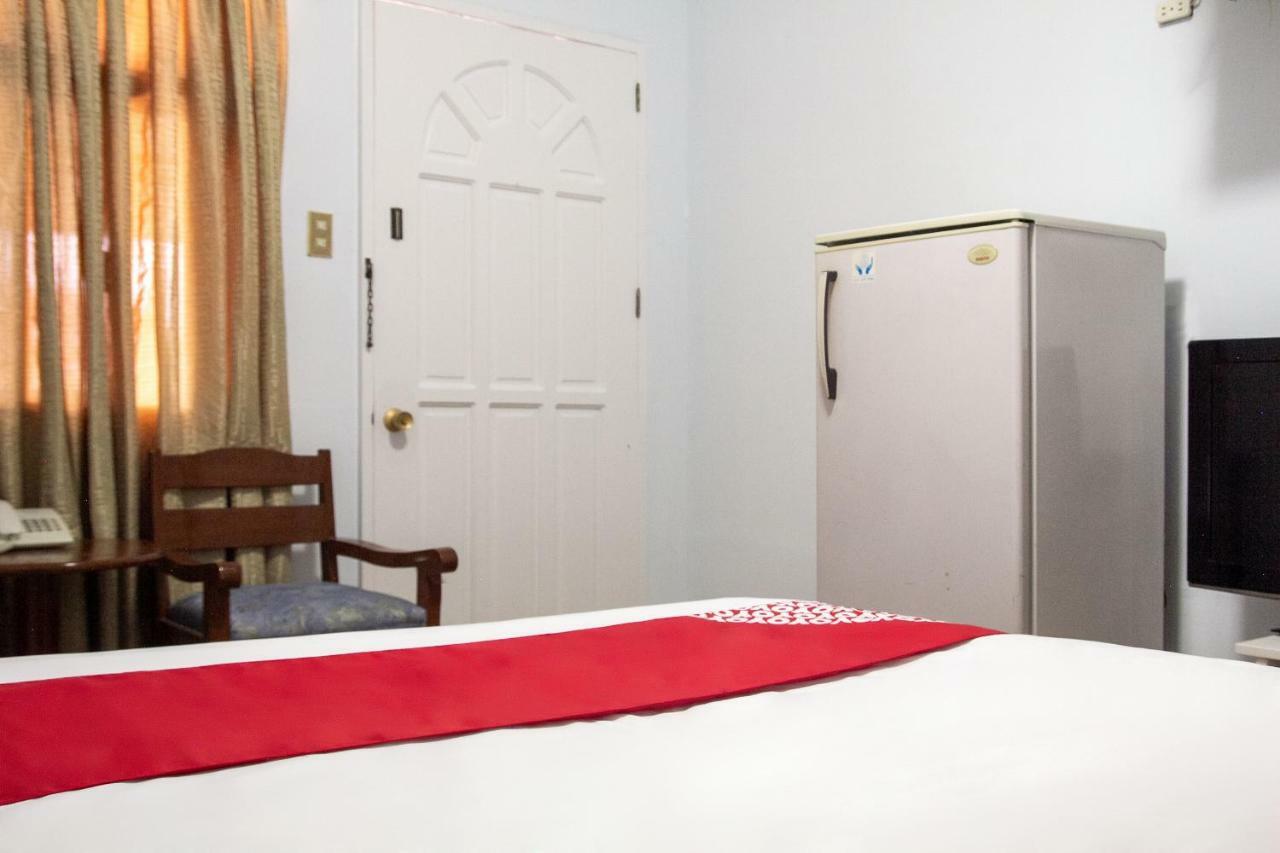 Golden Belle Apartelle And Suites Davao Exterior photo